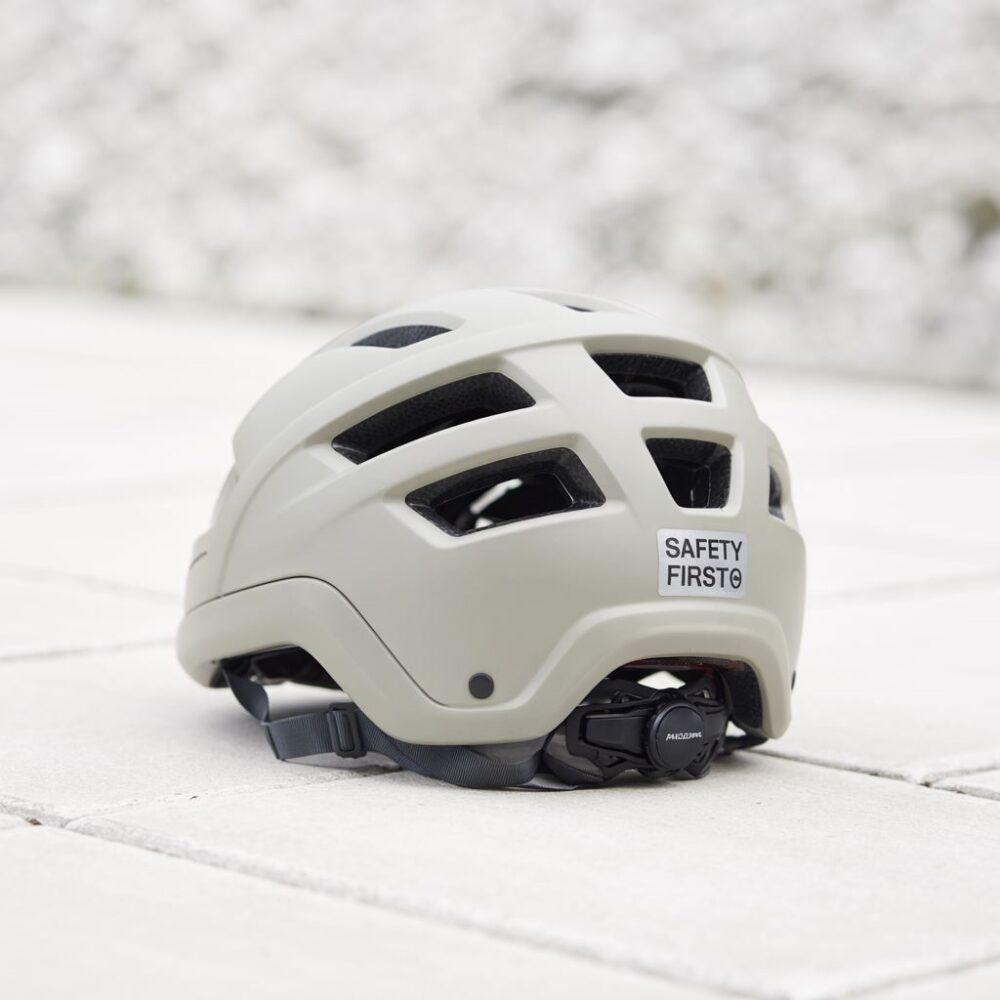tani kask rowerowy